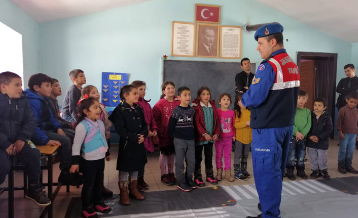 5 günde 375 öğrenciyi Trafik eğitimi