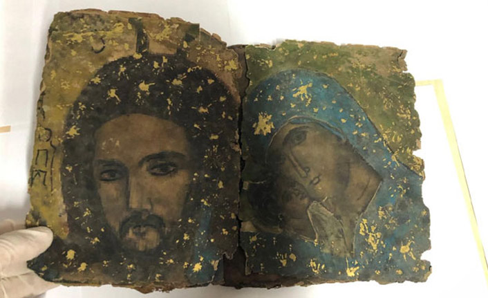 800 yıllık kitap ele geçirildi