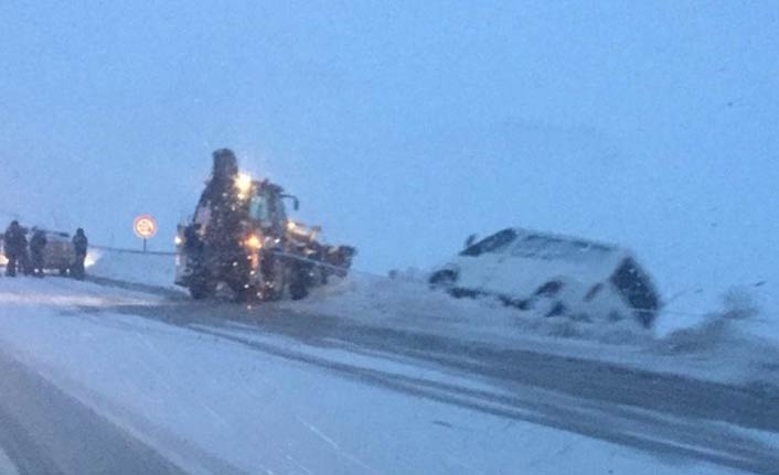 Şarampole devriliyordu - Son anda...