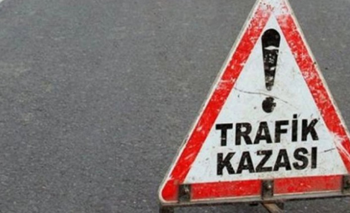 Tır midibüse çarptı: 1 ölü, 8 yaralı