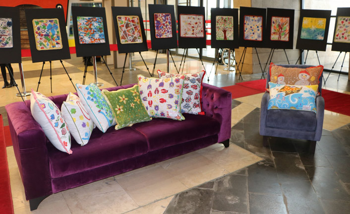 Trabzon'da Otizmli öğrencilerin eserleri sergilendi