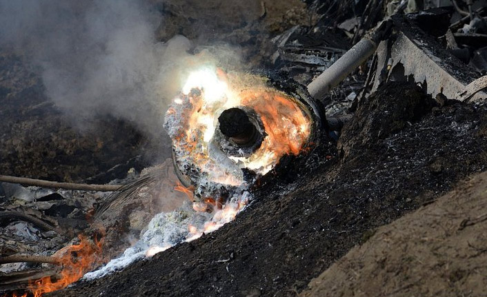 Hint savaş uçağı Pakistan sınırında düştü!