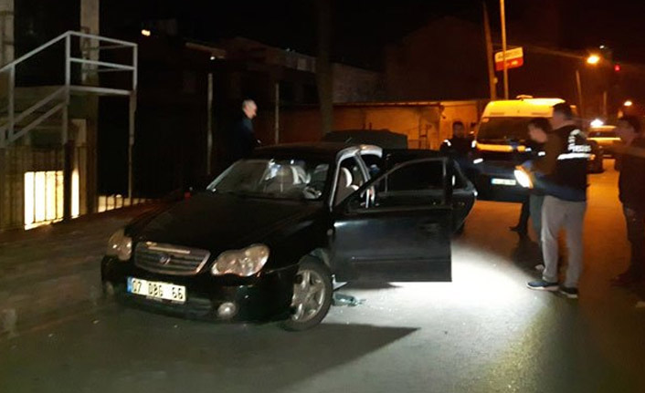 Görenler hemen polisi aradı; camı kırıp kapıyı açınca...