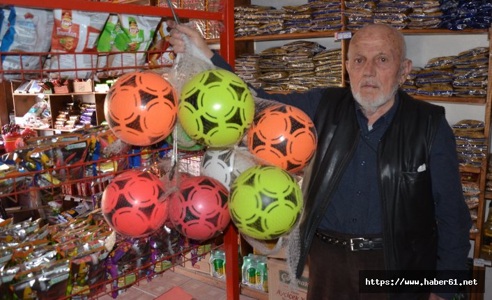 Mahalle bakkalının 90’lık delikanlısı