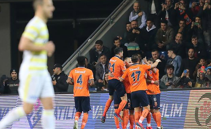 Başakşehir Fenerbahçe'yi yendi