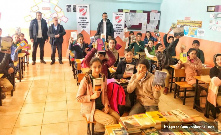 Trabzonlu saha komserlerinden kitap yardımı