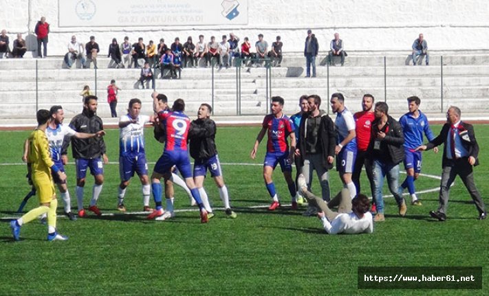 Amatör maçta kavga! Yumruklar konuştu!