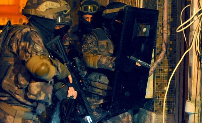 Kırmızı bültenle aranıyordu - Yakalandı