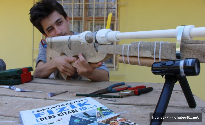 El pompasından tüfek yaptı