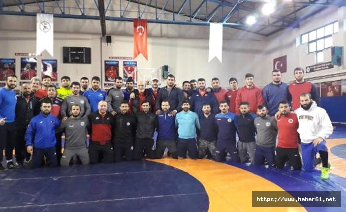 Serbest Güreş Milli Takımı Dünya Kupası için Rusya'da