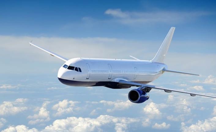 Rusya'da Boeing 737-800 tipi uçak acil iniş yaptı!