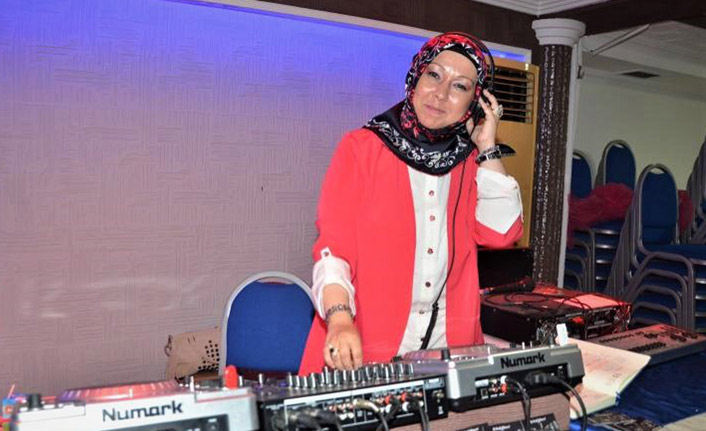 DJ Betül, kadınlar arası eğlencelerin aranan yüzü oldu