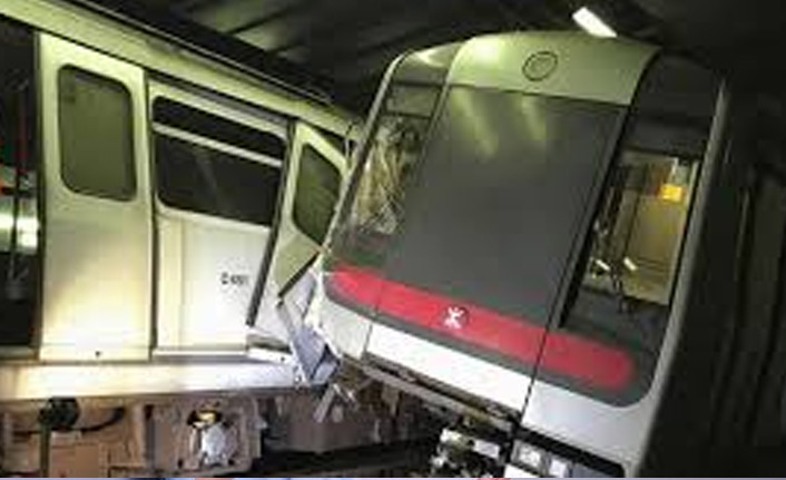 Hong Kong’da sinyalizasyon arızası: 2 metro çarpıştı