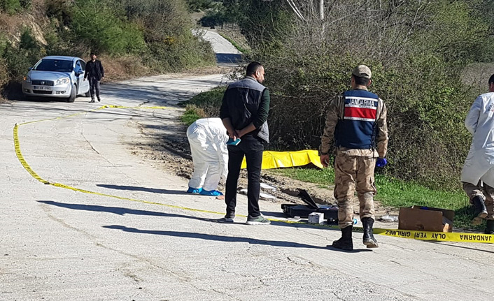 Döve döve öldürüp yol kenarına attılar