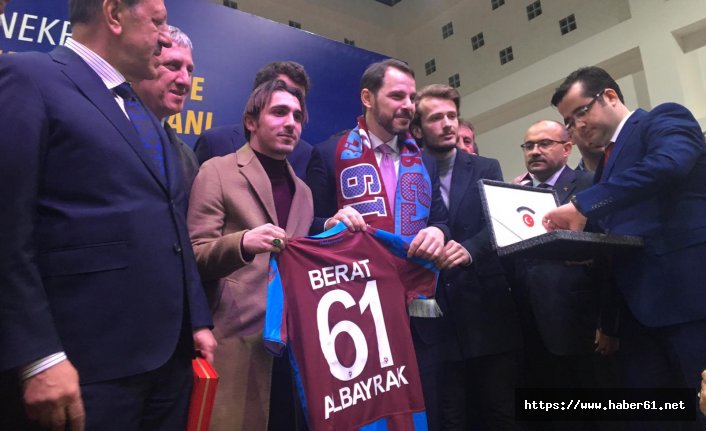 Abdulkadir Ömür’den Bakan Albayrak’a hediye