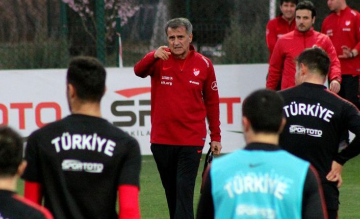 Milliler, Arnavutluk karşısında!