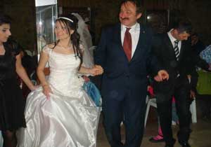 Bakan Özak nikah şahidi oldu