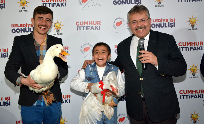 Çocuğun şaşırtan isteğini başkan kıramadı