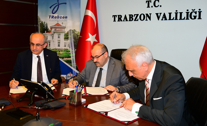 Hayırsever iş adamından engelli öğrencilere destek