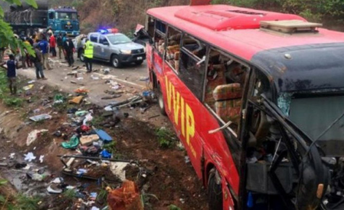 Gana'da iki yolcu otobüsü çarpıştı: 60 ölü