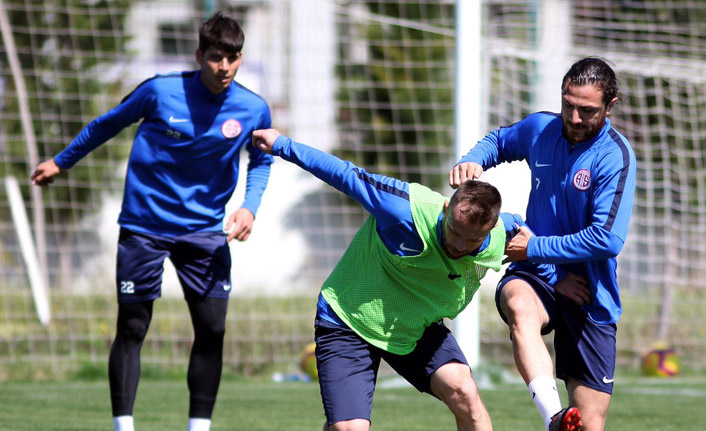 Rakip Antalyaspor hazırlıklarını sürdürdü