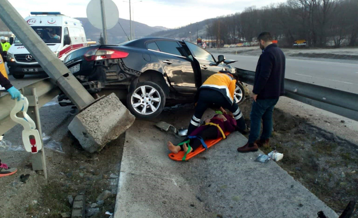 Samsun-Ankara yolunda kaza: Aynı araçtaki 6 kişi yaralandı