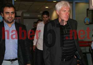 Hugo Broos Trabzon'da