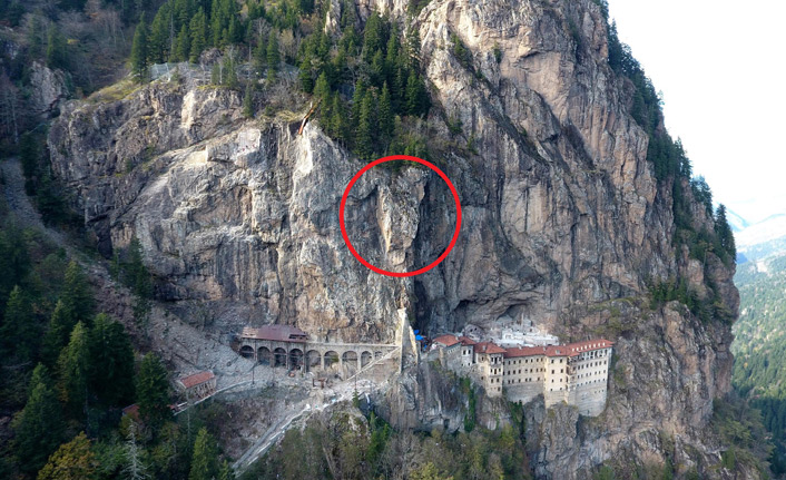 Sümela Manastırı'nda 360 tonluk kaya tehdidi