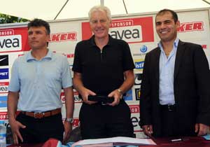 İşte TS'de  Broosun yardımcıları