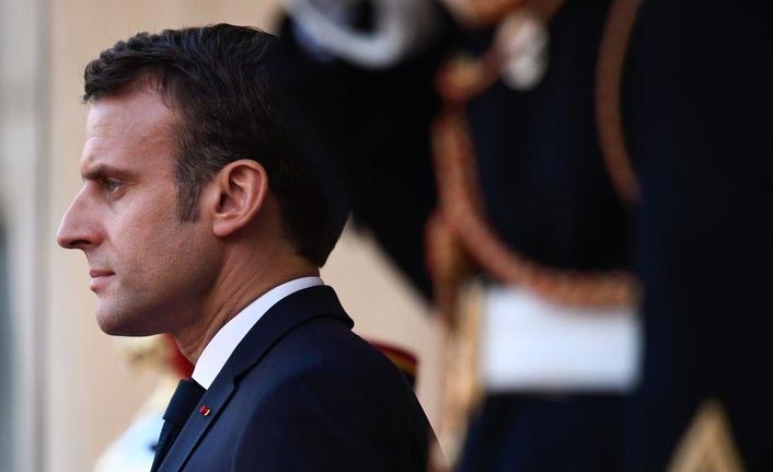 Fransızlar: Asker, geçici cumhurbaşkanı olsun!