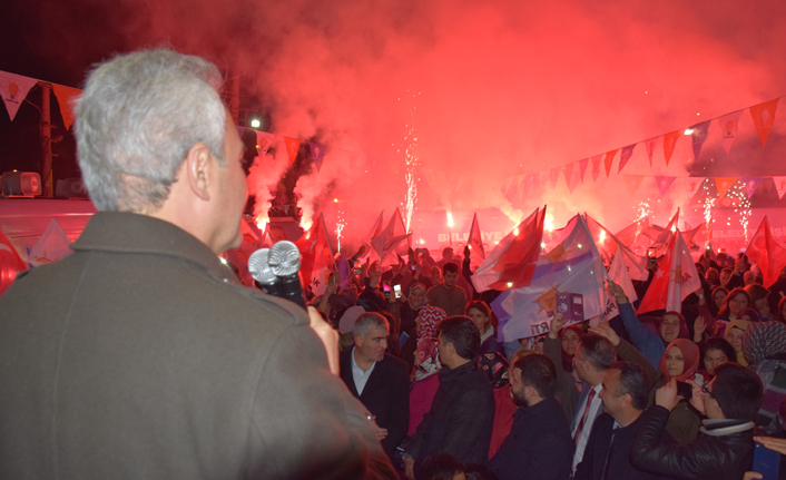 "AK yürüyüşler" devam ediyor!