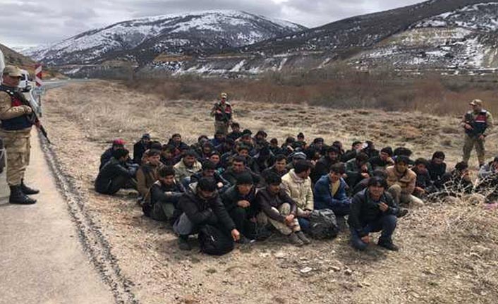 Bayburt'ta 61 düzensiz göçmen yakalandı
