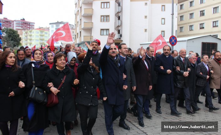 Beşikdüzü Murat Zorluoğlu'nu bağrına bastı