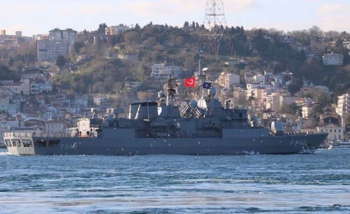 NATO'nun 3 savaş gemisi İstanbul Boğazı'ndan geçti