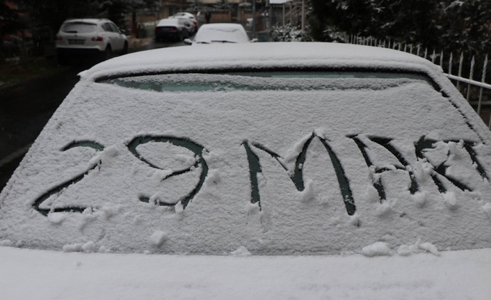 Nevşehir'de mart ayında yağan kar şaşırttı