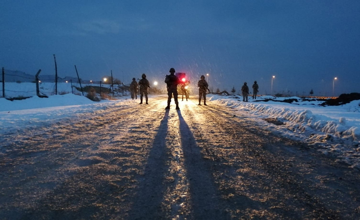 Van merkezli 6 ilde PKK operasyonu: 12 tutuklu