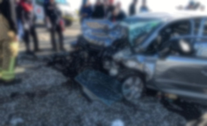 Pakistan'da trafik kazası: 3 ölü 20 yaralı