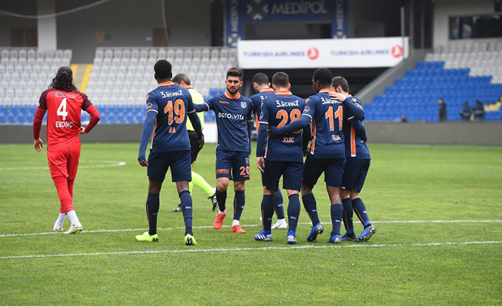 Medipol Başakşehir Pendikspor'a yenildi!