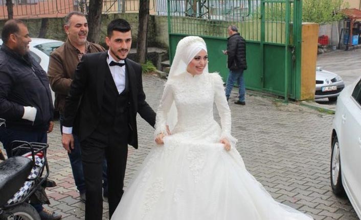 Gelin ve damat salondan önce sandığa gitti