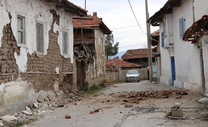Denizli'de 4.9 büyüklüğünde deprem