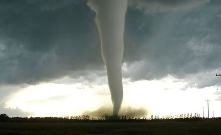 Çin'de hortum şişme trambolinleri havaya savurdu: 2 ölü, 20 yaralı