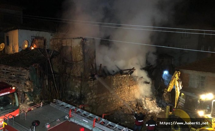 Yaşlı çift yangında can verdi