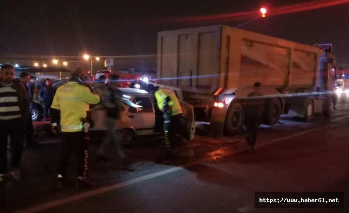 Otomobil tıra çarptı! 1 kişi öldü!