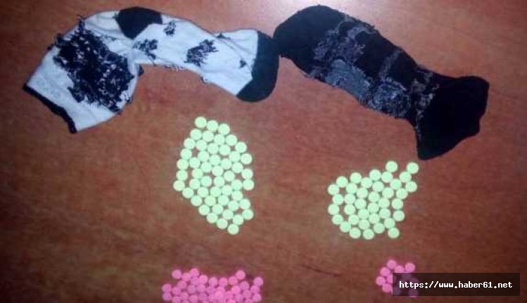 Çoraptan uyuşturucu çıktı