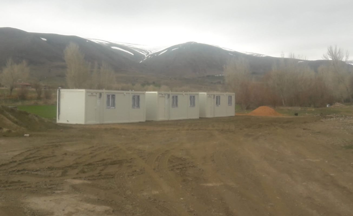 Evleri hasar gören aileler konteyner evlere yerleştirildi!