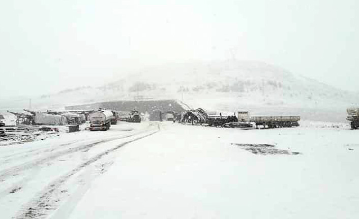 Bayburt’a ilkbaharda kar sürprizi