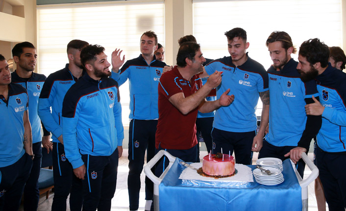 Trabzonspor’ da Uğurcan Çakır'a doğum günü sürprizi
