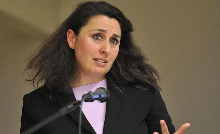 Türk avukata ırkçı tehditle ilgili 38 polis açığa alındı