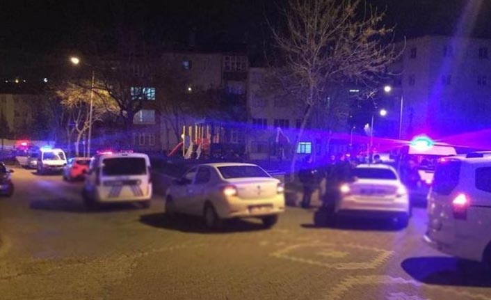 Dehşet gecesi - Kız kardeşini öldürdü anne babasını ise...