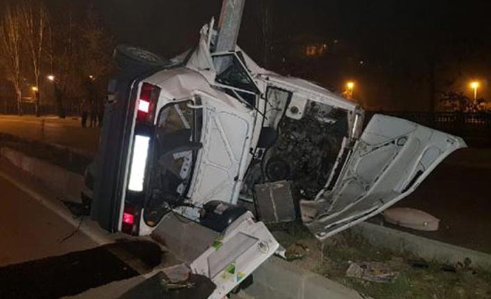 Nişan dönüşü feci kaza: 2 ölü